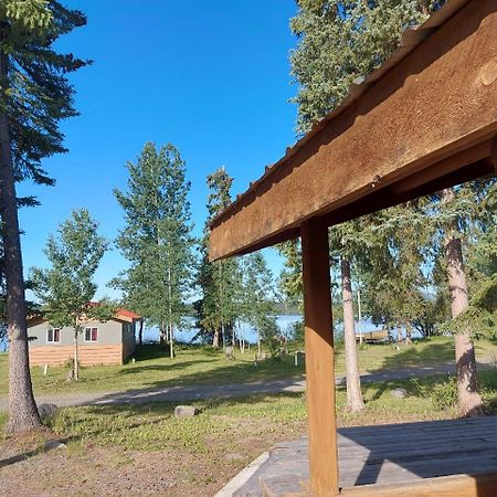 Escott Bay Resort Anahim Lake エクステリア 写真
