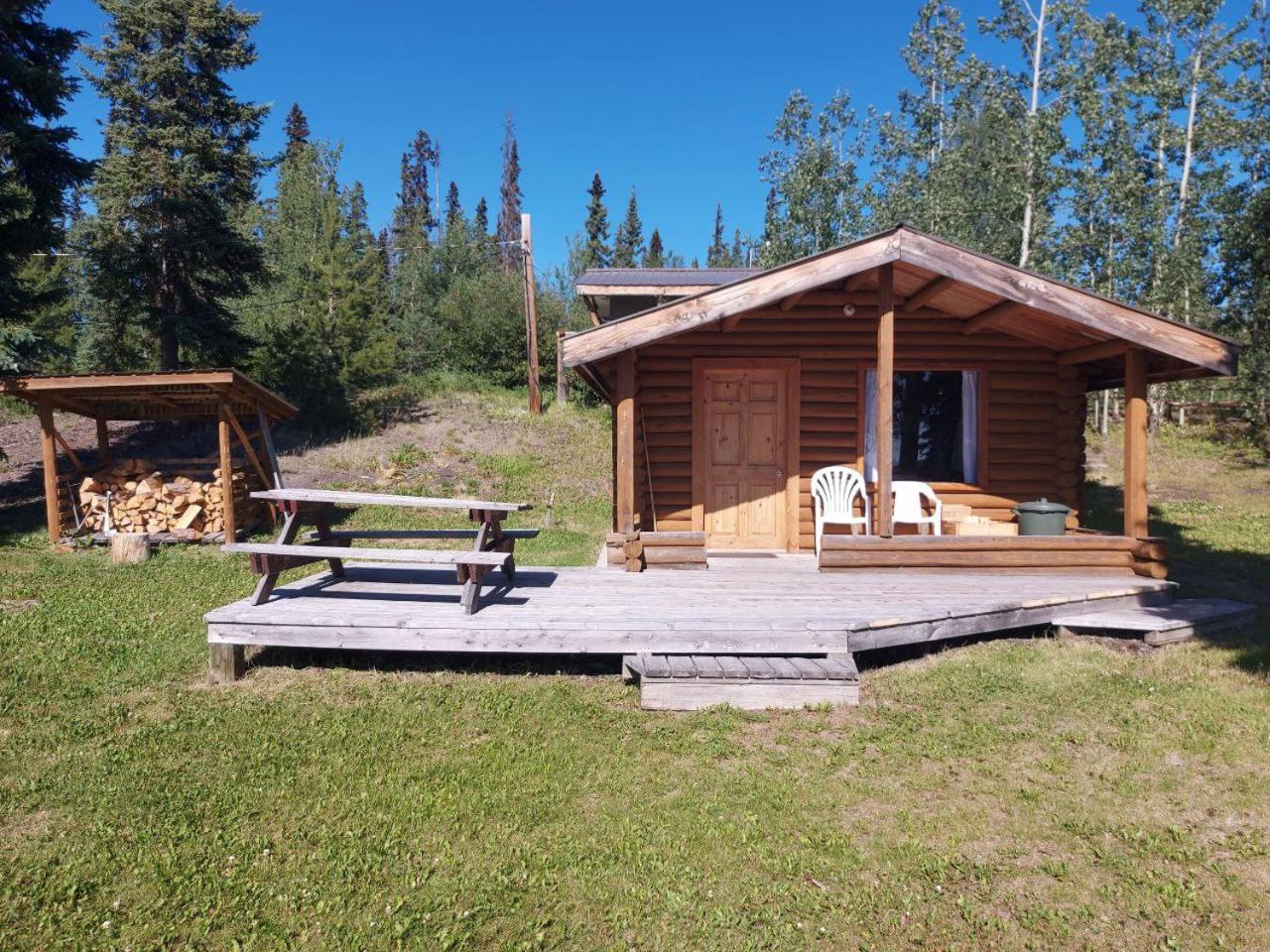 Escott Bay Resort Anahim Lake エクステリア 写真